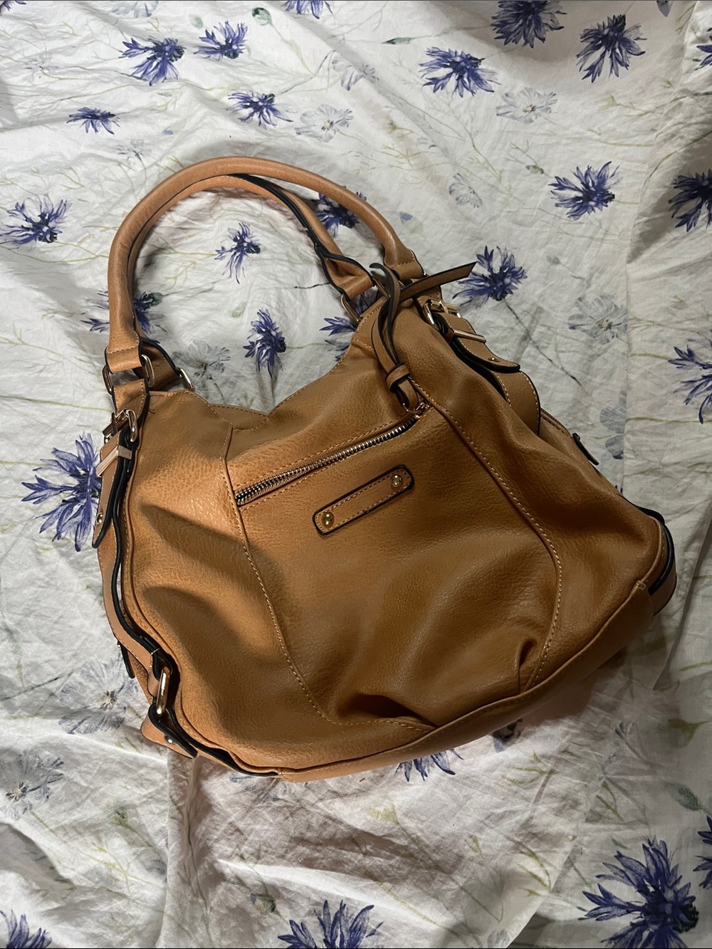 Tan Women's Shoulder Bag – Soft Pebble Leather Look with Zip Pocket 🤎👜